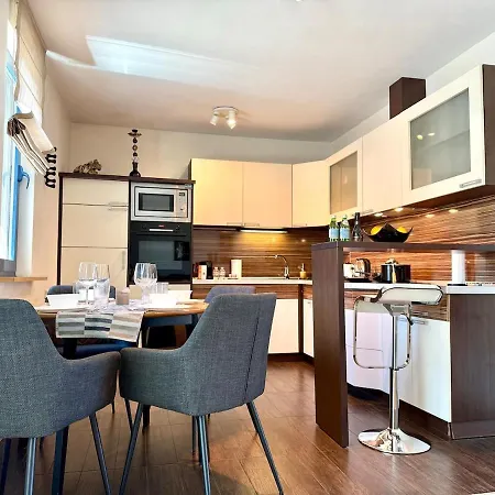 아파트 Cosher - Vitosha View With Private Terrace 소피아